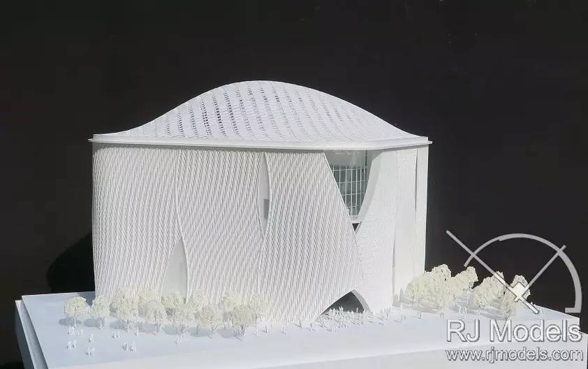 ▲戲曲中心概念模型的白色外立觀(guān)的整體照。