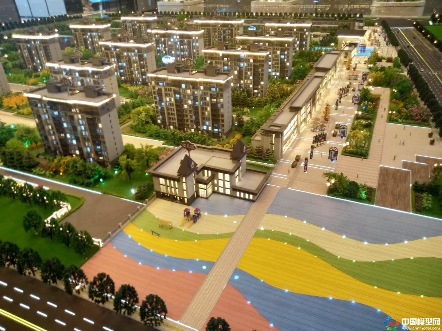 樓盤沙盤模型制作、別墅沙盤模型制作、城市規(guī)劃沙盤制作、建筑模型設(shè)計制作、工業(yè)模型設(shè)計制作、數(shù)字多媒體沙盤制作